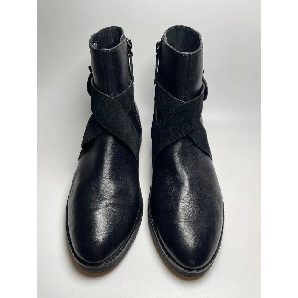 FitFlop Womens Black Leather Buckle Ankle Boots Side Zip Size 9 US